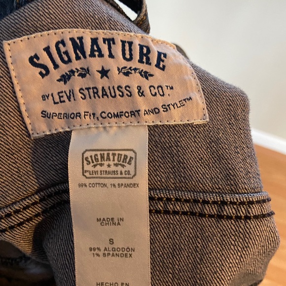 Woman’s Levi’s Strauss & Co Jean jacket - Picture 3 of 5